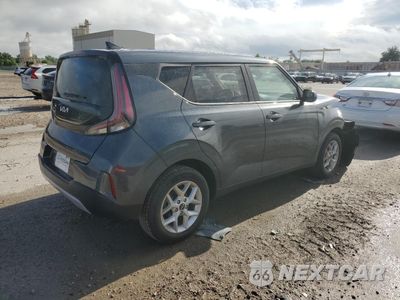 Trzecie zdjęcie samochodu z tyłu: 2023 KIA SOUL LX VIN:KNDJ23AU0P7881351 - miniatura