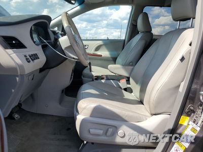 Zdjęcie 7 z 14 samochodu: 2013 TOYOTA SIENNA XLE VIN:5TDDK3DCXDS049484 - miniatura