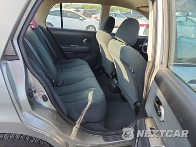 Zdjęcie 10 z 12 samochodu: 2010 NISSAN VERSA S VIN:3N1BC1AP2AL447244 - miniatura