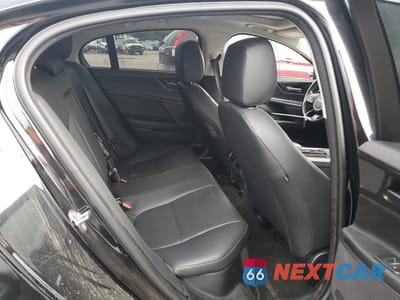 Zdjęcie 10 z 13 samochodu: 2019 JAGUAR XE VIN:SAJAR4FX5KCP49272 - miniatura