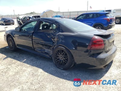 Drugie zdjęcie samochodu z przodu: 2004 PONTIAC GRAND PRIX GTP VIN:2G2WR524X41373476 - miniatura