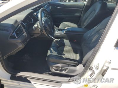 Zdjęcie 7 z 14 samochodu: 2019 TOYOTA CAMRY L VIN:4T1B11HK0KU755951 - miniatura