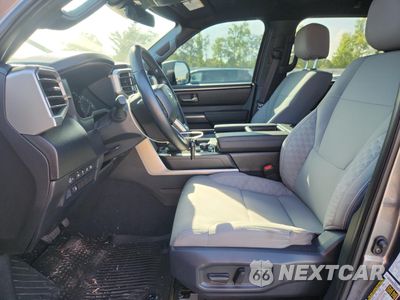Zdjęcie 7 z 14 samochodu: 2025 TOYOTA TUNDRA CREWMAX SR VIN:5TFLA5DB6SX274302 - miniatura