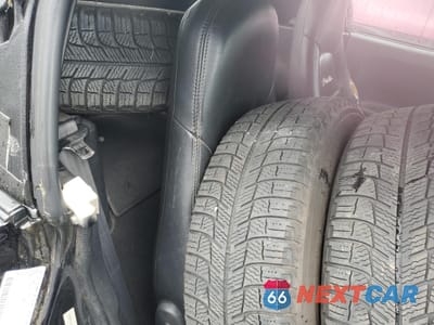 Zdjęcie 10 z 12 samochodu: 1999 MAZDA MX-5 MIATA VIN:JM1NB3533X0109213 - miniatura