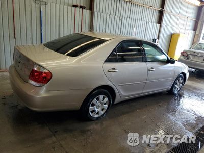 Trzecie zdjęcie samochodu z tyłu: 2005 TOYOTA CAMRY LE VIN:4T1BE32KX5U635619 - miniatura