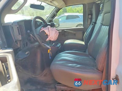 Zdjęcie 7 z 14 samochodu: 2022 CHEVROLET EXPRESS G3500 DELIVERY VAN VIN:1GCZGHF71N1155003 - miniatura