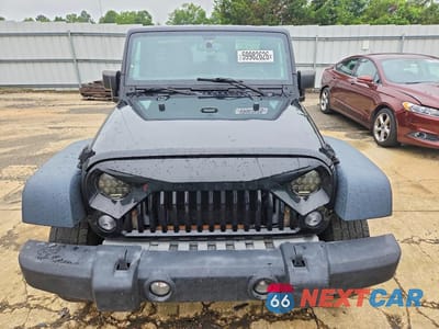 Piąte zdjęcie samochodu w środku: 2017 JEEP WRANGLER UNLIMITED SPORT VIN:1C4BJWDG6HL576069 - miniatura