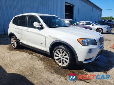 Czwarte zdjęcie samochodu z boku: 2014 BMW X3 XDRIVE28I VIN:5UXWX9C5XE0D35681 - miniatura