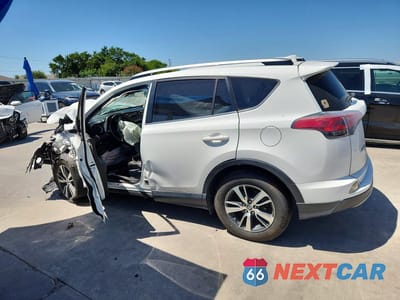 Drugie zdjęcie samochodu z przodu: 2017 TOYOTA RAV4 XLE VIN:JTMWFREV8HJ715003 - miniatura