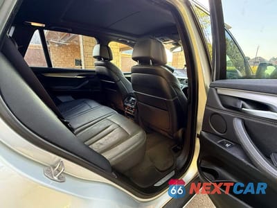 Zdjęcie 6 z 10 samochodu: 2017 BMW X5 XDRIVE35I VIN:5UXKR0C32H0V75733 - miniatura