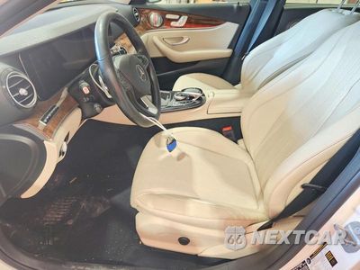 Zdjęcie 7 z 12 samochodu: 2018 MERCEDES-BENZ E 300 4MATIC VIN:WDDZF4KB8JA335374 - miniatura
