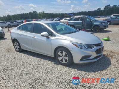 Czwarte zdjęcie samochodu z boku: 2018 CHEVROLET CRUZE LS VIN:1G1BC5SM6J7239079 - miniatura