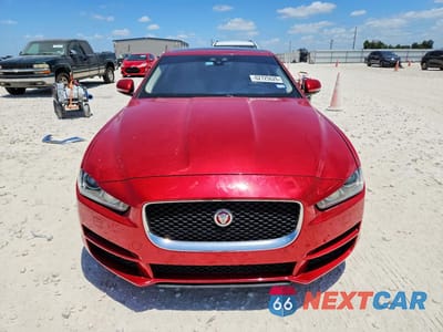 Piąte zdjęcie samochodu w środku: 2017 JAGUAR XE PREMIUM VIN:SAJAD4BN6HA971679 - miniatura