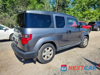Trzecie zdjęcie samochodu z tyłu: 2011 HONDA ELEMENT EX VIN:5J6YH2H79BL000180 - miniatura
