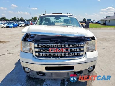 Piąte zdjęcie samochodu w środku: 2013 GMC SIERRA K2500 SLE VIN:1GT020C84DF211104 - miniatura