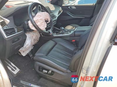 Zdjęcie 7 z 13 samochodu: 2021 BMW X7 M50I VIN:5UXCX6C00M9E39158 - miniatura