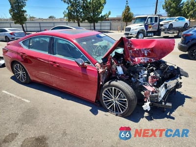 Czwarte zdjęcie samochodu z boku: 2025 LEXUS ES 300H BASE VIN:58ADA1C1XSU067567 - miniatura