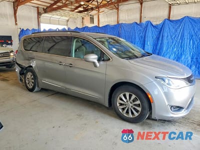 Czwarte zdjęcie samochodu z boku: 2017 CHRYSLER PACIFICA TOURING L VIN:2C4RC1BG5HR795059 - miniatura
