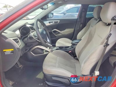Zdjęcie 7 z 12 samochodu: 2013 HYUNDAI VELOSTER BASE VIN:KMHTC6AD0DU097722 - miniatura