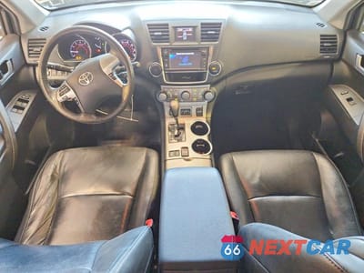 Zdjęcie 8 z 13 samochodu: 2013 TOYOTA HIGHLANDER SE VIN:5TDBK3EH7DS248249 - miniatura