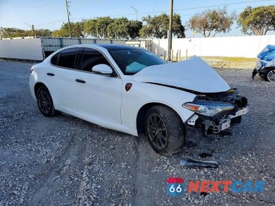 Czwarte zdjęcie samochodu z boku: 2018 ALFA ROMEO GIULIA Q4 VIN:ZARFAEDN1J7573529 - miniatura