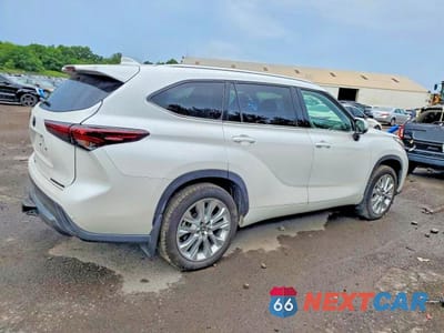 Trzecie zdjęcie samochodu z tyłu: 2026 TOYOTA HIGHLANDER LIMITED VIN:5TDKDRBH2TS597187 - miniatura