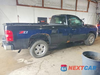 Trzecie zdjęcie samochodu z tyłu: 2013 CHEVROLET SILVERADO K1500 LT VIN:1GCNKSE09DZ172226 - miniatura