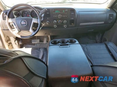 Zdjęcie 8 z 12 samochodu: 2007 GMC SIERRA K2500 HEAVY DUTY VIN:1GTHK29637E591471 - miniatura