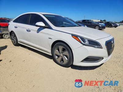 Czwarte zdjęcie samochodu z boku: 2016 HYUNDAI SONATA PLUG-IN HYBRID LIMITED VIN:KMHE54L27GA029619 - miniatura