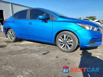 Czwarte zdjęcie samochodu z boku: 2020 NISSAN VERSA SV VIN:3N1CN8EVXLL872228 - miniatura