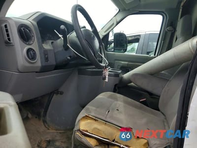 Zdjęcie 6 z 10 samochodu: 2015 FORD ECONOLINE E350 SUPER DUTY CUTAWAY VAN VIN:1FDWE3FL6FDA22998 - miniatura