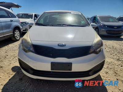 Piąte zdjęcie samochodu w środku: 2014 KIA RIO LX VIN:KNADM4A32E6375802 - miniatura