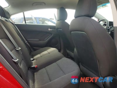 Zdjęcie 10 z 12 samochodu: 2016 KIA FORTE LX VIN:KNAFK4A64G5598652 - miniatura