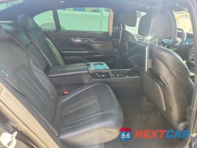 Zdjęcie 10 z 12 samochodu: 2018 BMW 750 I VIN:WBA7F0C56JGM23563 - miniatura