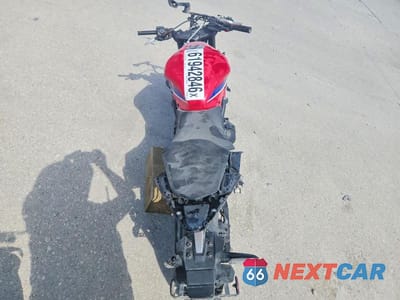 Zdjęcie 6 z 9 samochodu: 2025 HONDA CBR500 RA VIN:MLHPC7051S5101609 - miniatura