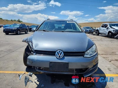 Piąte zdjęcie samochodu w środku: 2016 VOLKSWAGEN GOLF SPORTWAGEN S VIN:3VWC17AU7GM505364 - miniatura