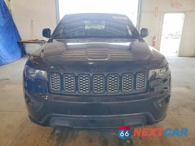 Piąte zdjęcie samochodu w środku: 2018 JEEP GRAND CHEROKEE LAREDO VIN:1C4RJFAG6JC202988 - miniatura