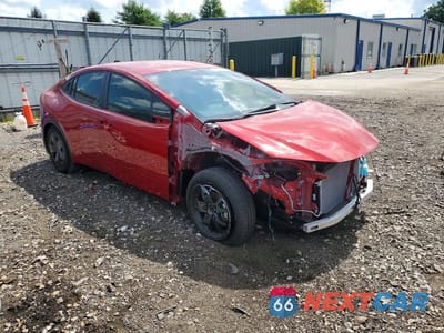 Czwarte zdjęcie samochodu z boku: 2026 TOYOTA PRIUS LE VIN:JTDACAAU1T3071696 - miniatura