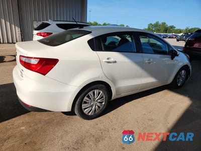 Trzecie zdjęcie samochodu z tyłu: 2016 KIA RIO LX VIN:KNADM4A38G6543123 - miniatura