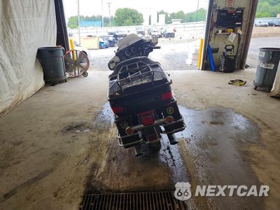 Czwarte zdjęcie samochodu z boku: 2006 HARLEY-DAVIDSON FLHTCUI VIN:1HD1FCW1X6Y650936 - miniatura