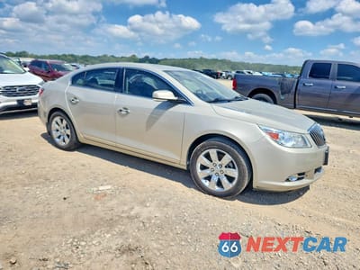 Czwarte zdjęcie samochodu z boku: 2013 BUICK LACROSSE PREMIUM VIN:1G4GH5E35DF154807 - miniatura