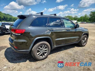 Trzecie zdjęcie samochodu z tyłu: 2017 JEEP GRAND CHEROKEE LAREDO VIN:1C4RJFAG1HC612415 - miniatura