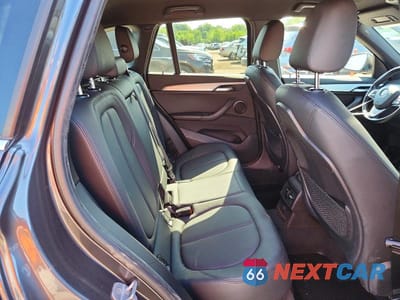 Zdjęcie 11 z 13 samochodu: 2017 BMW X1 XDRIVE28I VIN:WBXHT3C3XH5F81805 - miniatura