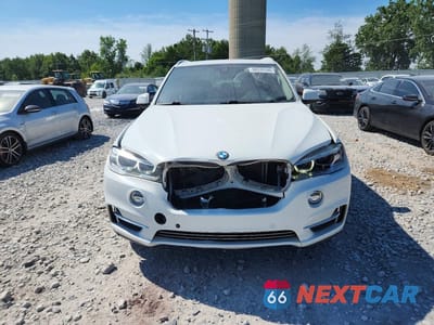 Piąte zdjęcie samochodu w środku: 2015 BMW X5 XDRIVE35D VIN:5UXKS4C5XF0J99745 - miniatura