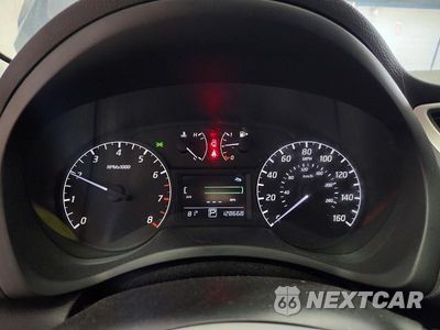 Zdjęcie 9 z 13 samochodu: 2017 NISSAN SENTRA S VIN:3N1AB7AP2HY208887 - miniatura