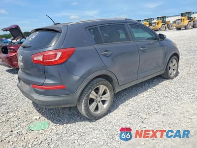 Trzecie zdjęcie samochodu z tyłu: 2012 KIA SPORTAGE LX VIN:KNDPB3A27C7225179 - miniatura