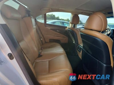 Zdjęcie 10 z 12 samochodu: 2016 LEXUS LS 460 VIN:JTHBL5EF9G5140800 - miniatura