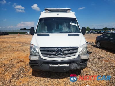 Piąte zdjęcie samochodu w środku: 2017 MERCEDES-BENZ SPRINTER 2500 AMBULANCE VIN:WDAPE7CDXHP384382 - miniatura