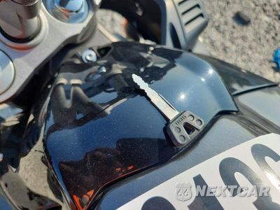 Zdjęcie 8 z 9 samochodu: 2009 YAMAHA FZ1 S VIN:JYARN17E79A006722 - miniatura