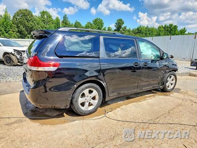 Trzecie zdjęcie samochodu z tyłu: 2013 TOYOTA SIENNA LE VIN:5TDKK3DC3DS340271 - miniatura
